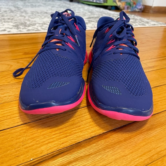 Nike Free 5.0 Womens Size 10 Running Shoe Blue Pink Barefoot - Picture 8 of 9